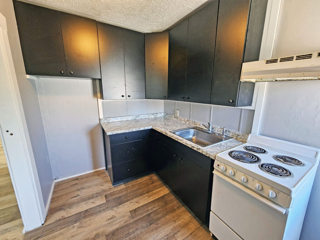 60 Bay Street & 4 Halifax Street, Winslow