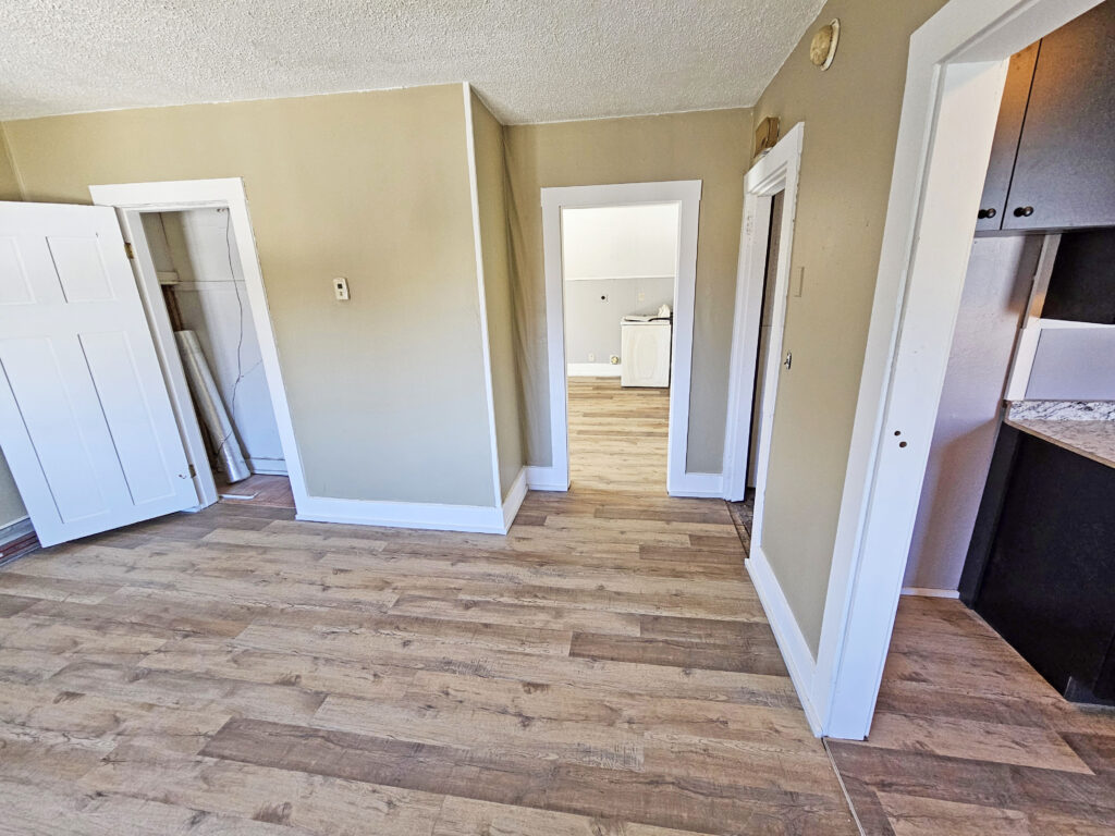 60 Bay Street & 4 Halifax Street, Winslow