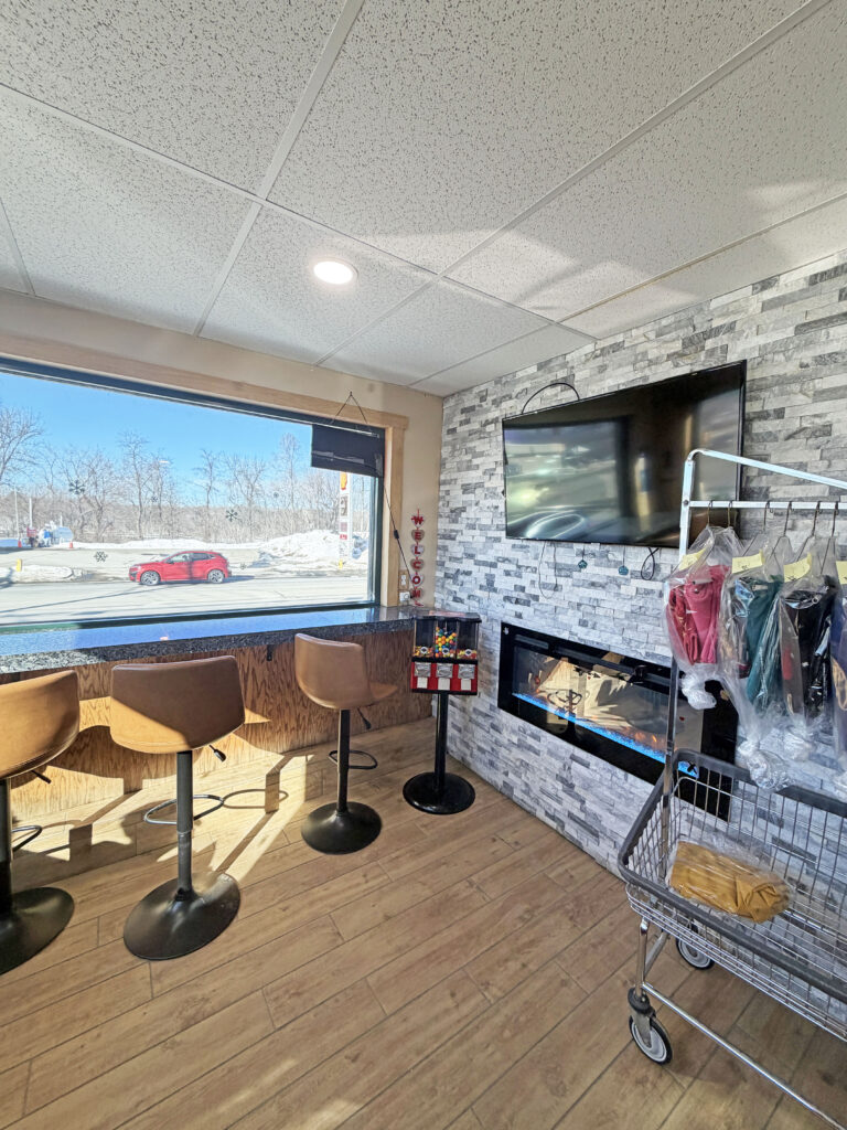 60 Bay Street & 4 Halifax Street, Winslow