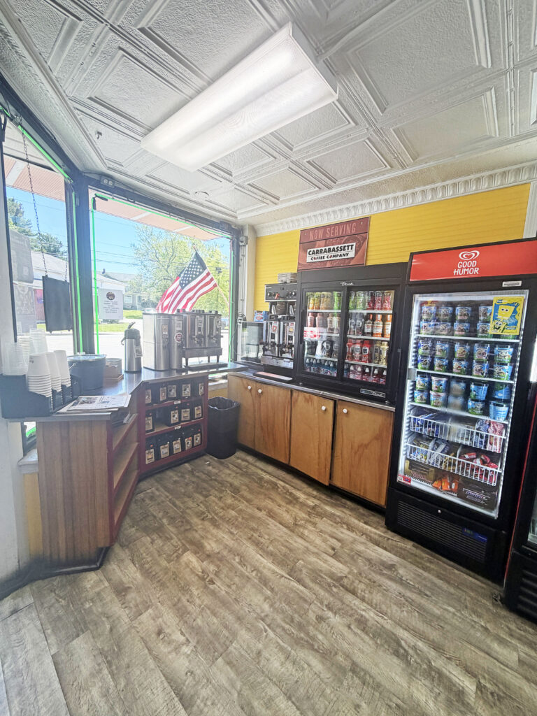 Ferry Village Market : 323 Broadway, South Portland