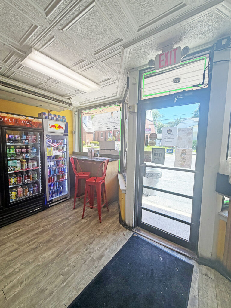 Ferry Village Market : 323 Broadway, South Portland