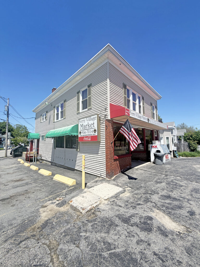 Ferry Village Market : 323 Broadway, South Portland