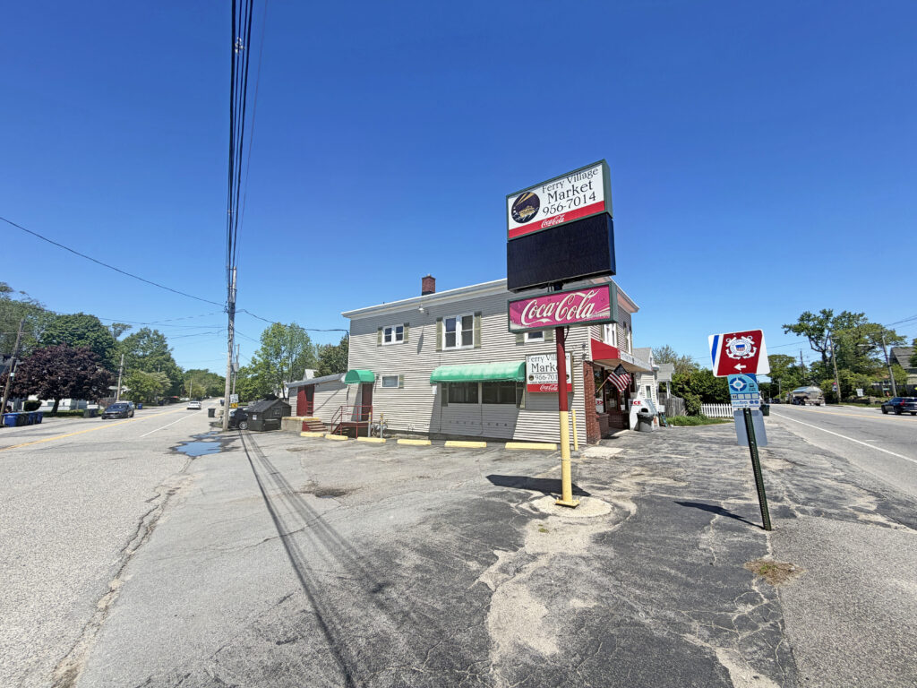 Ferry Village Market : 323 Broadway, South Portland