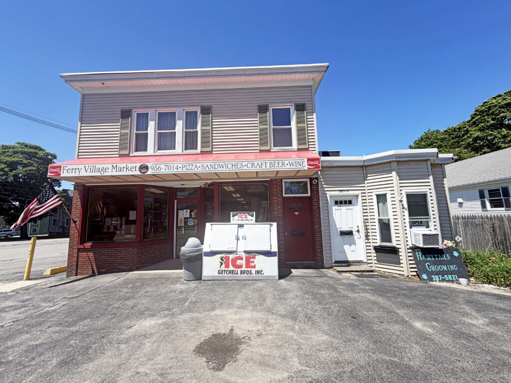 Ferry Village Market : 323 Broadway, South Portland