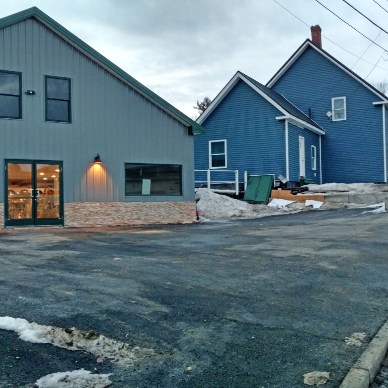 60 Bay Street & 4 Halifax Street, Winslow