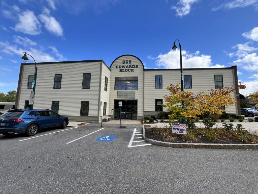 869 Main Street, Westbrook