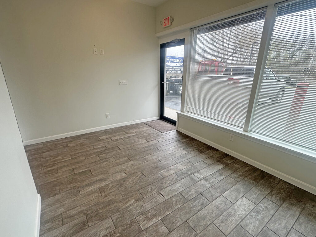 204 Minot Avenue, Auburn