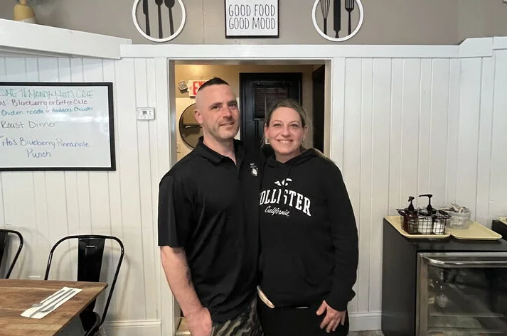 Mandy & Matt’s Café Opens at 1160 Forest Avenue