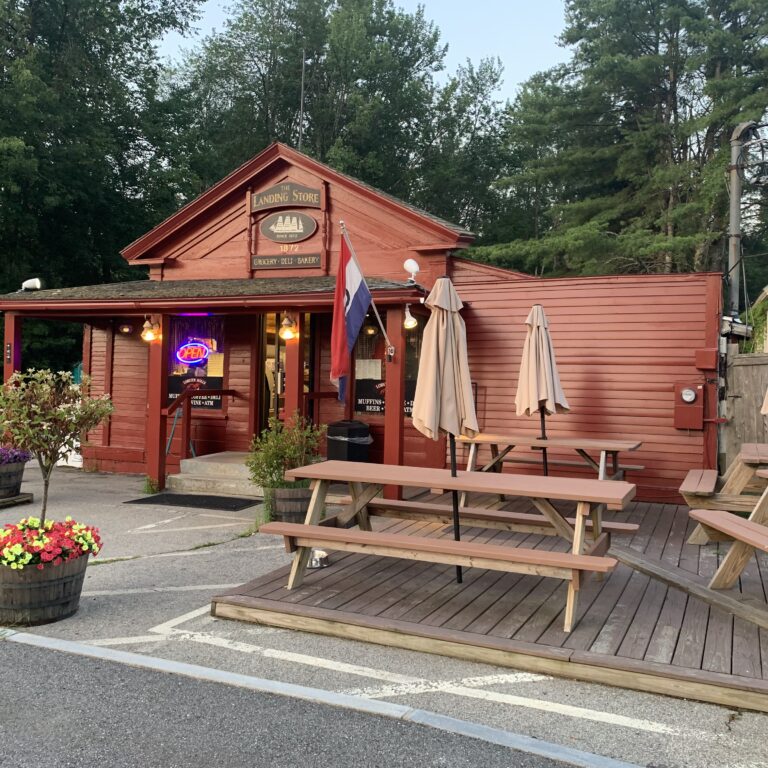 PENDING : The Landing Store – 157 Summer Street, Kennebunk